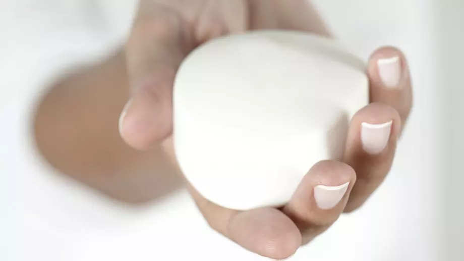 Революционно: 14- годишен учен създаде сапун, който лекува рак на кожата