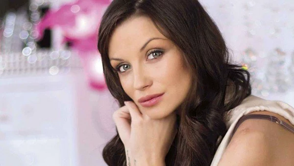 Диляна Попова на море със сина си