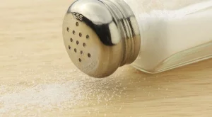 Прекаляването със солта забавя пубертета