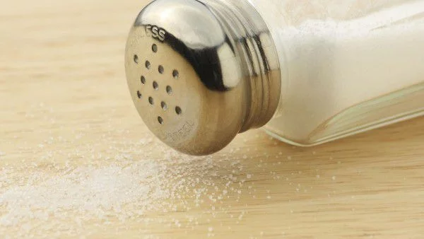 Прекаляването със солта забавя пубертета