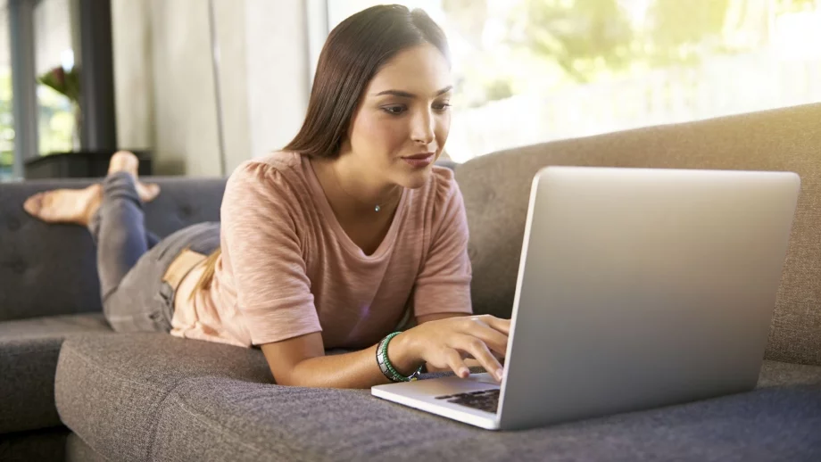 Продажбите на персонални компютри се свиват