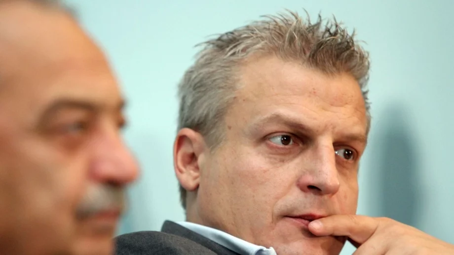 Москов: Ще се съобразим с КС и ще променим текстовете в закона