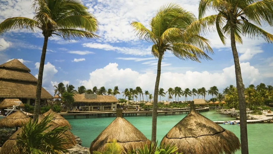 Канкун е градът, който печели най-много от туризъм