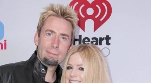 Аврил Лавин записва  с бившия си мъж