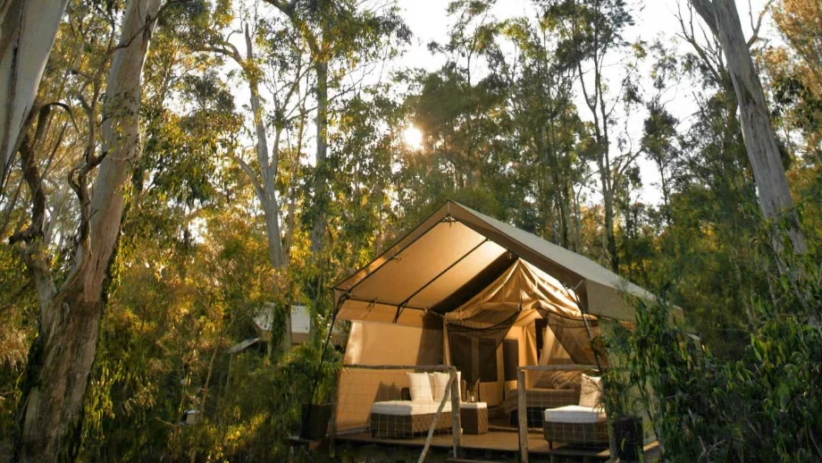 Глемпинг - новата мания на Запада