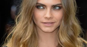 Кара Делевин отново е сама