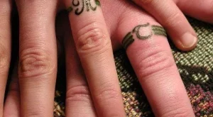 Татуировка вместо брачна халка