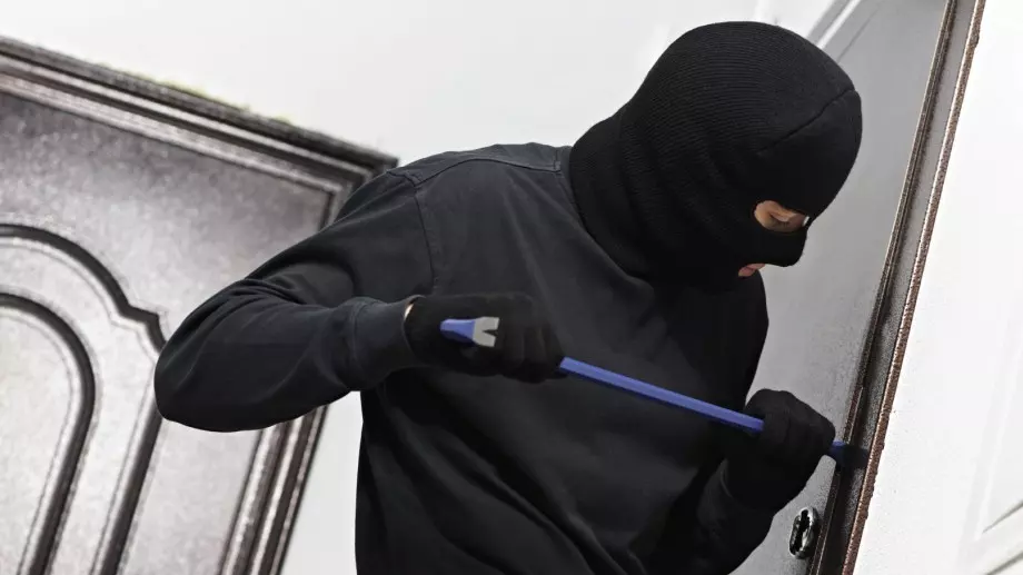 Как сами помагаме на крадците да оберат дома ни