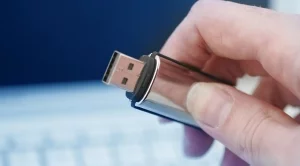 Пазете важните си файлове поне на две флашки 
