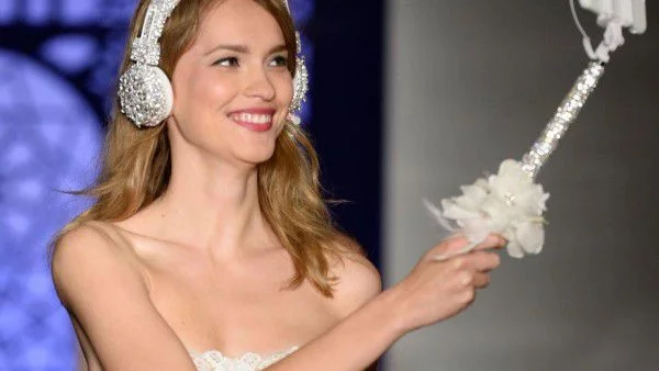 Създадоха селфи стик и за булки