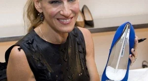 Oбувки, носени от световни звезди, показват в София