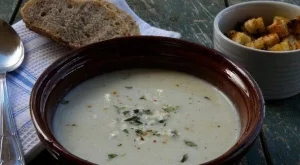 Крем супа от карфиол и синьо сирене