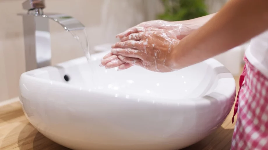 Правилният начин да миете ръцете си 