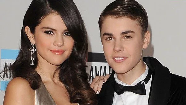 Селена Гомес и Джъстин Бийбър пуснаха общо парче