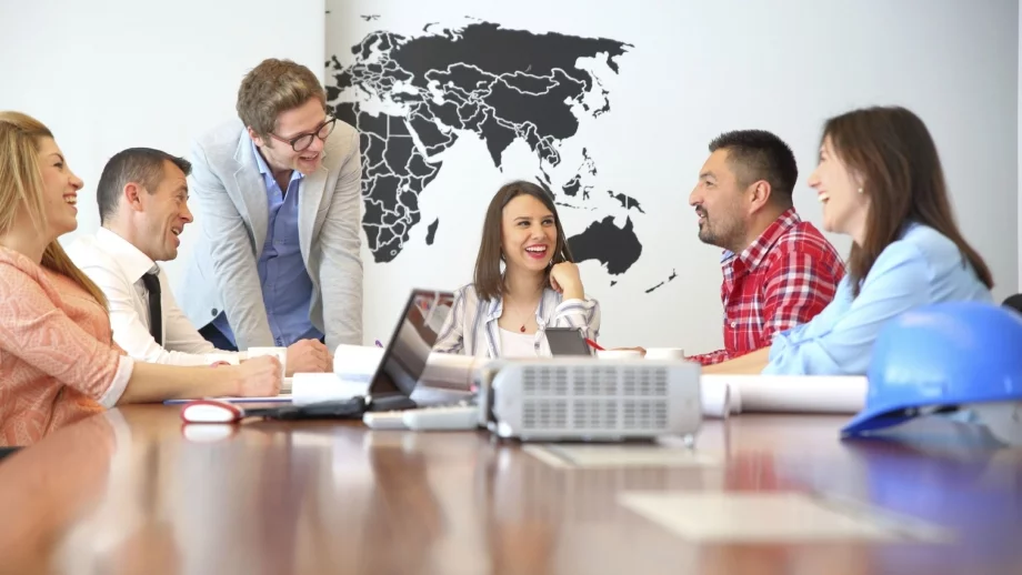 Приятелството между колегите помага за успеха на бизнеса