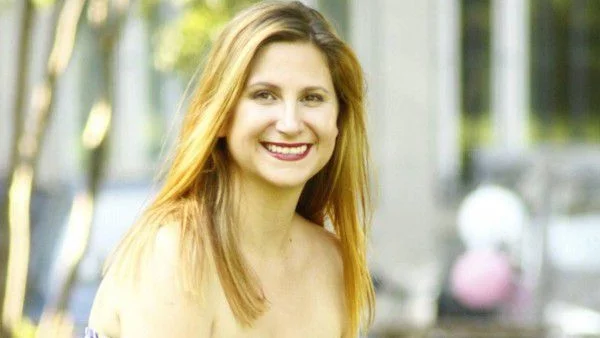 С дъх на канела: Опияняващите свещи на Ирина