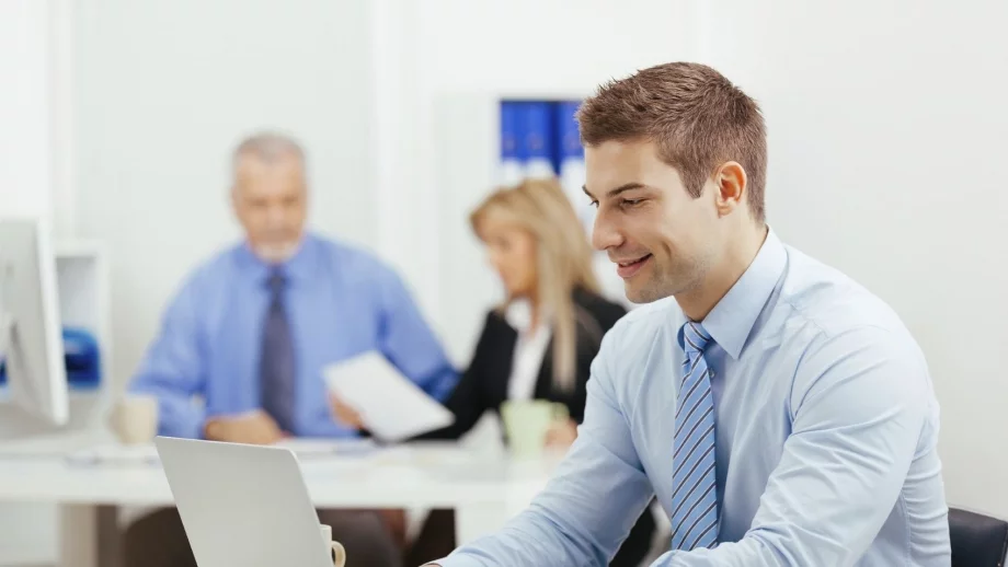 Мониторът уврежда очите – мит или истина?