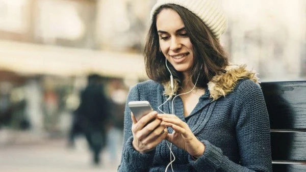 Мобилният телефон изкривява гръбначния стълб