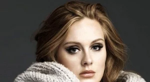 Адел грабна 4 награди "Брит"