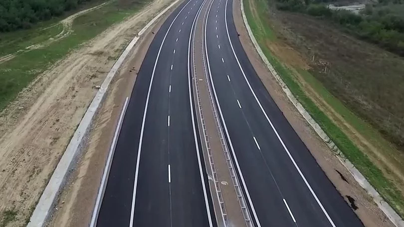 Борисов спря процедурата за отсечки на АМ "Хемус", дадени на Златев и Пеевски