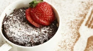 3-минутен шоколадов сладкиш в чаша