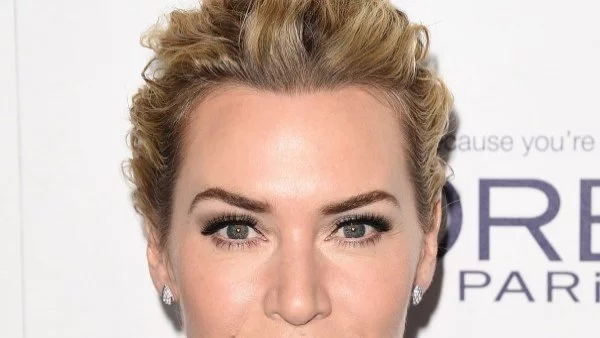 Звезди ни окуражат да обичаме телата си