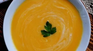 Супа с тиква, карфиол и праз 