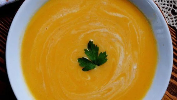 Супа с тиква, карфиол и праз