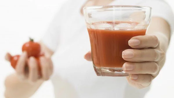 Какво се случва, когато 2 месеца пиете доматен сок