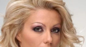 Венета Райкова: Кучка е...