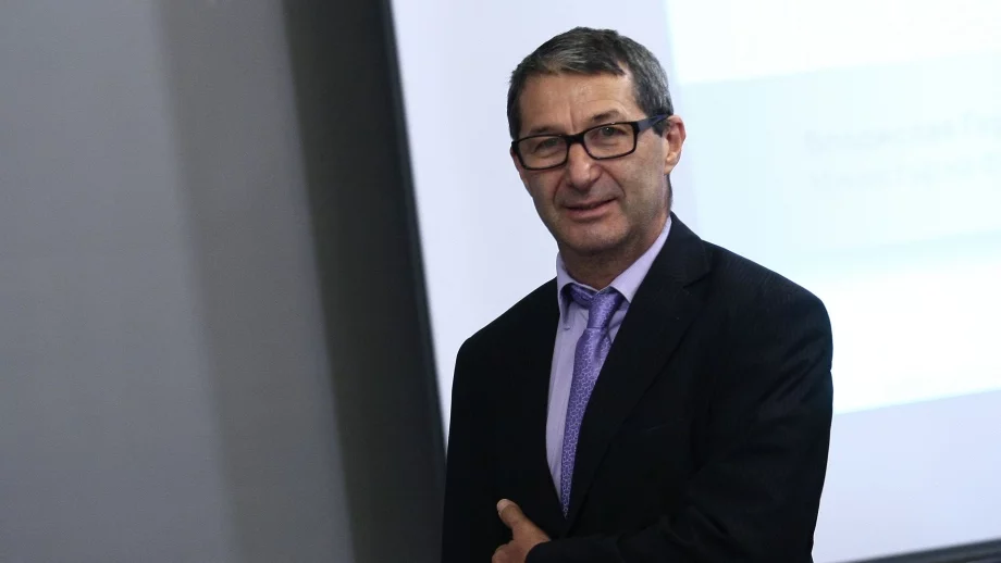 Каролев предложи в първия ден на болничния да не се плаща нищо