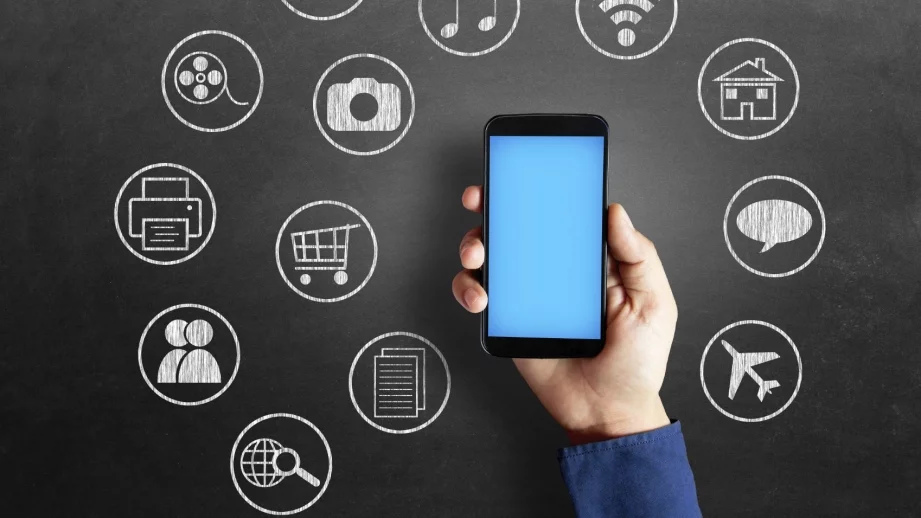 До четири години 95% от телефоните ще бъдат "умни"