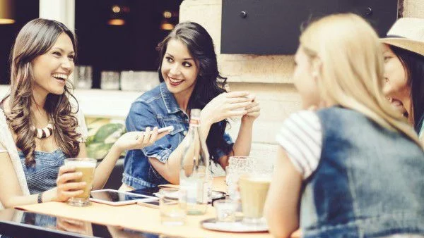 Общуването с приятели = марихуана за мозъка