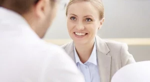 6 деликатни начина да изпъкнете на работа