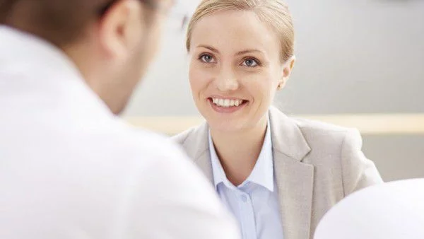 6 деликатни начина да изпъкнете на работа