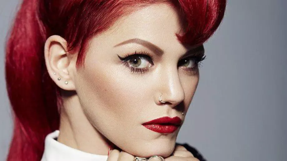 Жана Бергендорф обиждала и се опитвала да рита полицаи