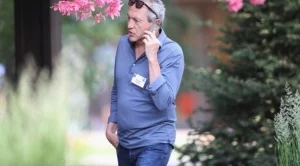 Най-богатият египтянин вече държи най-много акции в Adidas