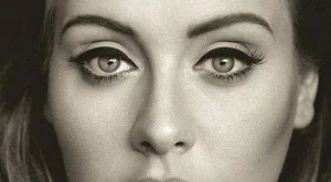 Адел - най-продаваният изпълнител 2015