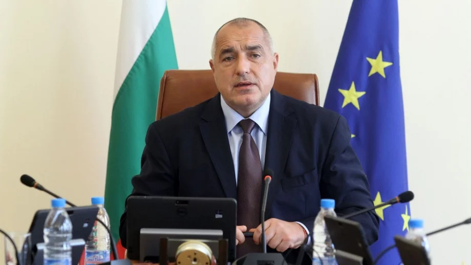 Борисов спря още обществени поръчки, свързани с Пеевски 