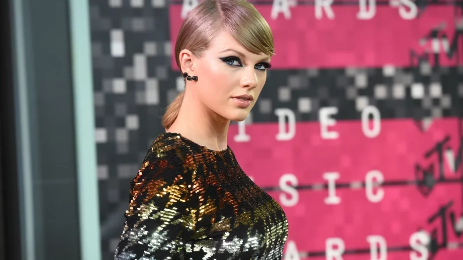 Тейлър Суифт грабна приза "най-щедрата знаменитост на 2015-а"