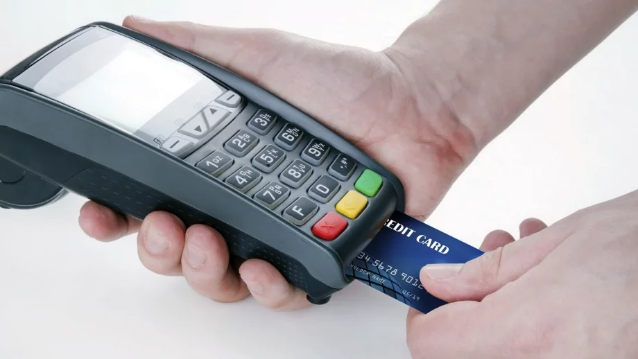 От днес е в сила таванът на таксите за картови плащания в ЕС