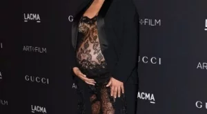  Ким Кардашиян роди. Вижте какво е бебето!