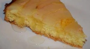 Обърнат сладкиш с круши