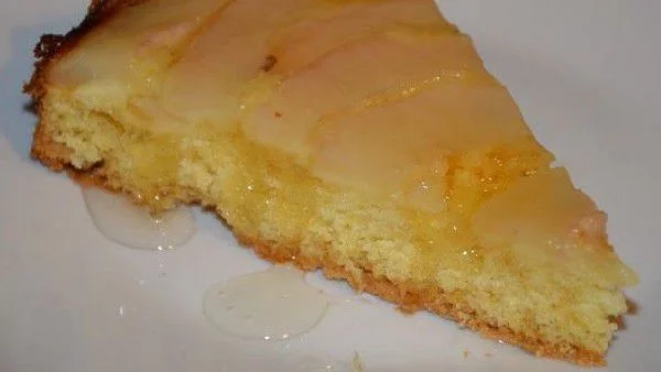 Обърнат сладкиш с круши