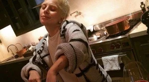 Лейди Гага показа кулинарните си умения