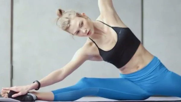 Йога с Карли Клос