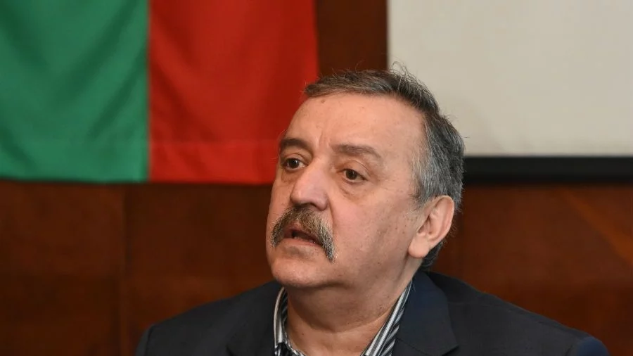 Кантарджиев: Деца без имунизации срещу морбили да не се водят в съседите държави