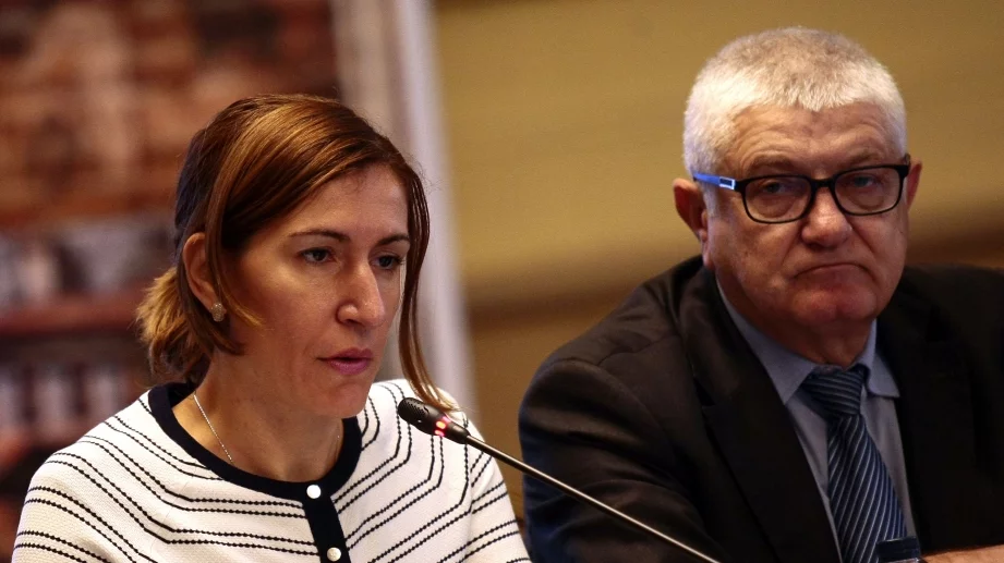 Ангелкова: Наблюдава се ръст на резервациите за предстоящия летен сезон 