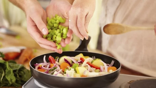 Тези трикове ще ви направят мастъри в кухнята