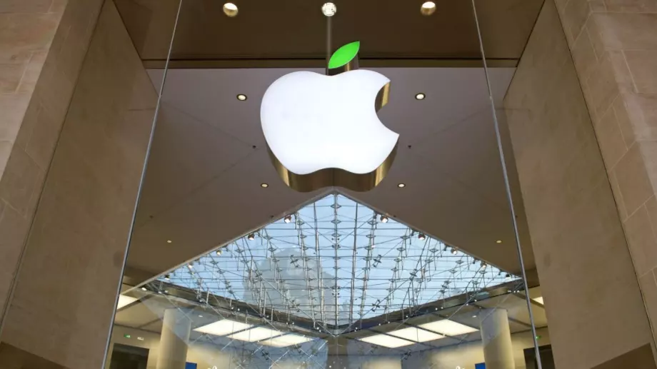 Apple планира крупни инвестиции в САЩ и отваряне на хиляди работни места